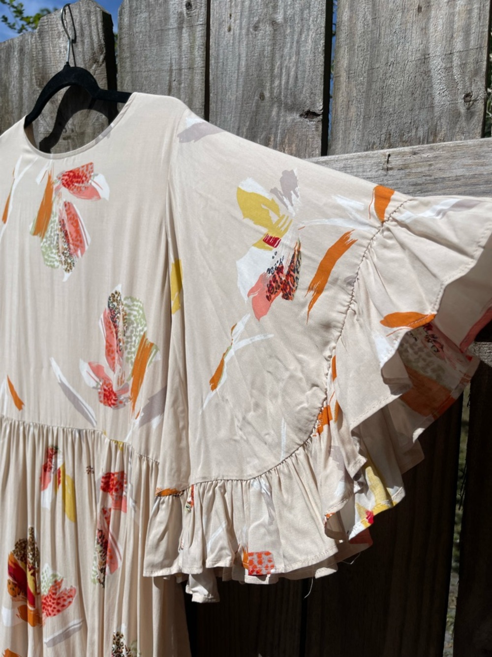 Caramela Cream Dress with Red-Orange Floral Accent NWT Sz M - Picture 4 of 13